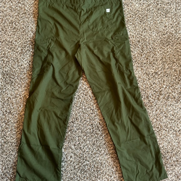 Butter Soft scrub set - Picture 2 of 5